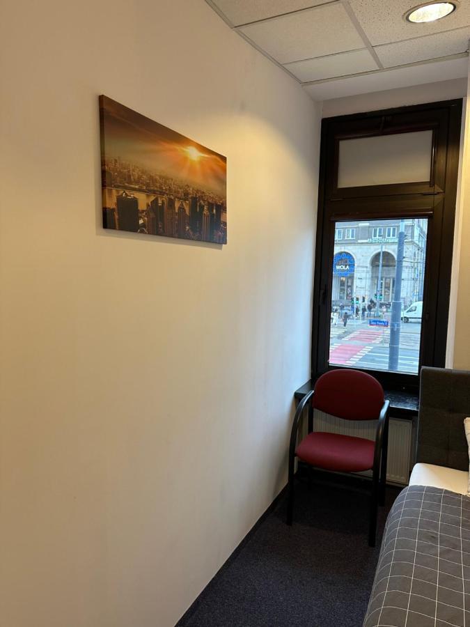 Aleja "Solidarnosci" Warsaw Exterior photo
